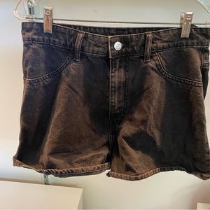 Curvy fit women’s black shorts